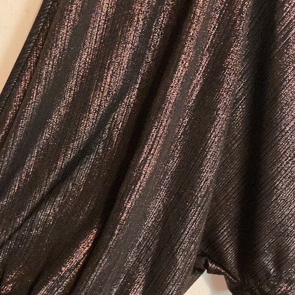 Tempted. LA low dip sheen blouse size L - Picture 2 of 7